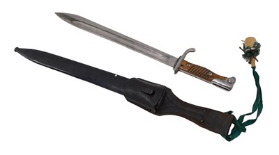 Lot 232 - A German WWI Mauser bayonet, made by R. Stott...