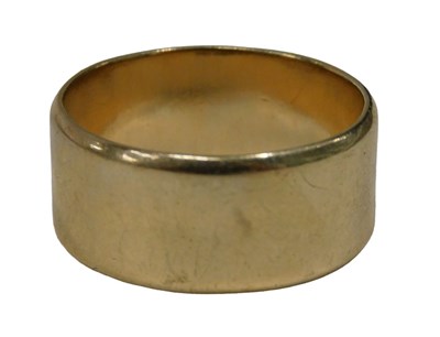 Lot 538 - A 9ct gold wedding band, of plain design, 9mm...