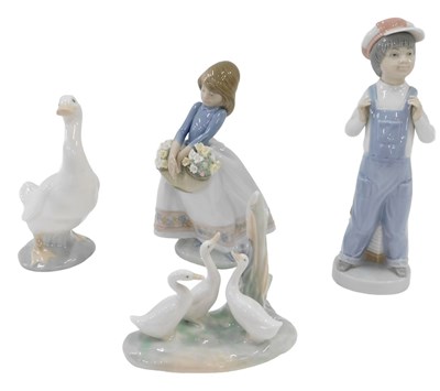 Lot 646 - Various Lladro and Nao figures, to include...