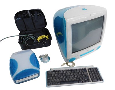 Lot 601 - A vintage Apple Macintosh computer system, to...