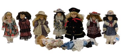 Lot 602 - Various modern dolls, dolls clothing, other...