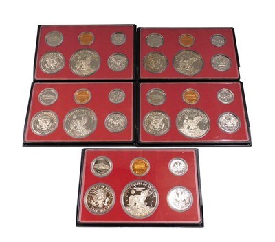 Lot 111 - Various coins, to include United States...