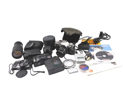 Lot 784 - Various cameras and related equipment, a Canon...