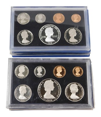 Lot 155 - Various coins, a New Zealand coin issue set...