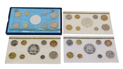 Lot 786 - Various French coins, a 1977 coin set to...