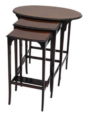 Lot 1066 - A nest of three early 20thC mahogany oval...