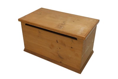 Lot 1111 - A 20thC Ducal style pine box, of rectangular...