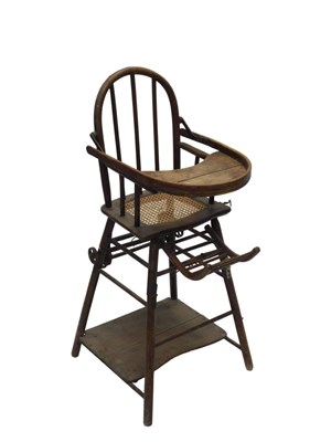 Lot 1113 - An early 20thC ash and elm hoop back child's...